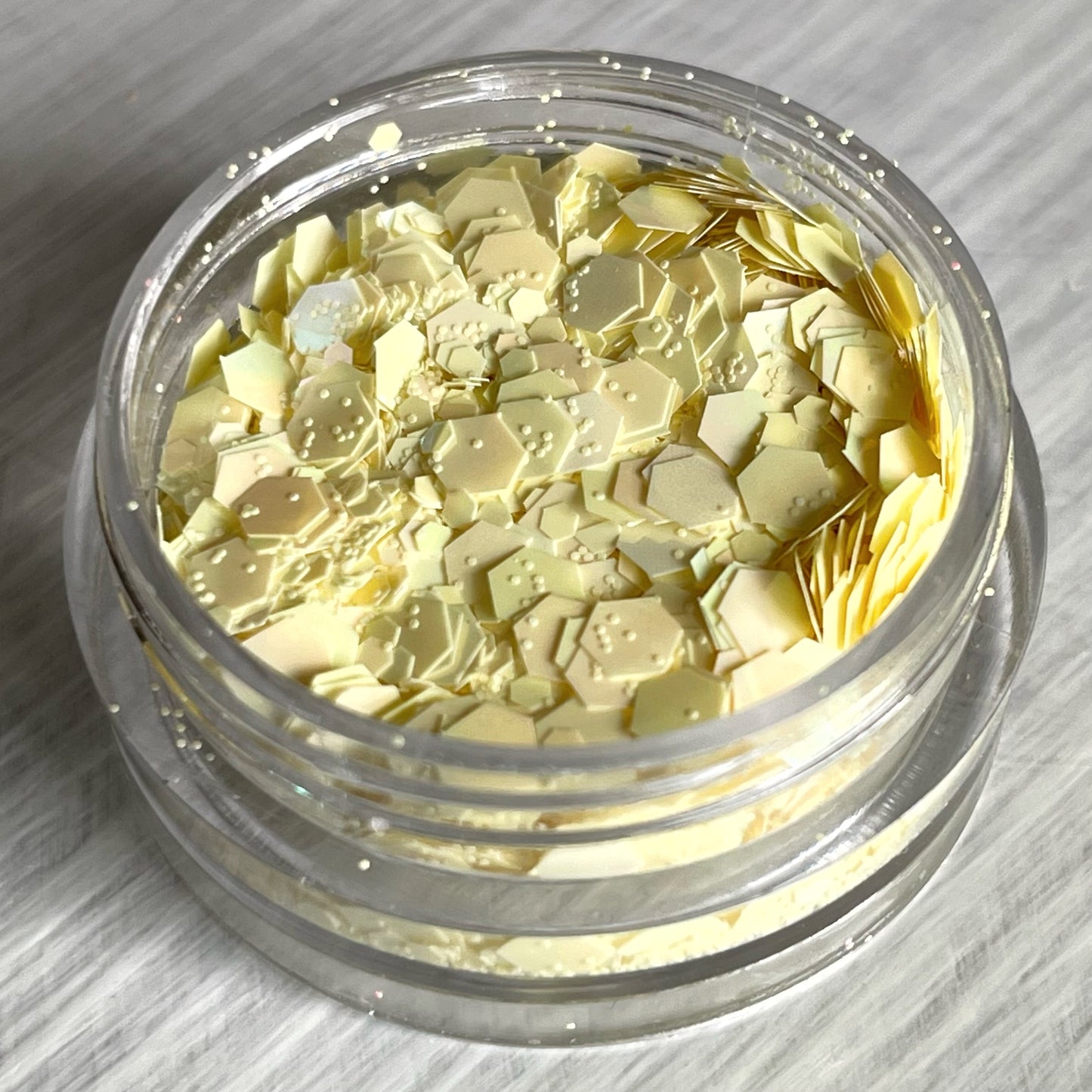 Glitter for nail, light yellow