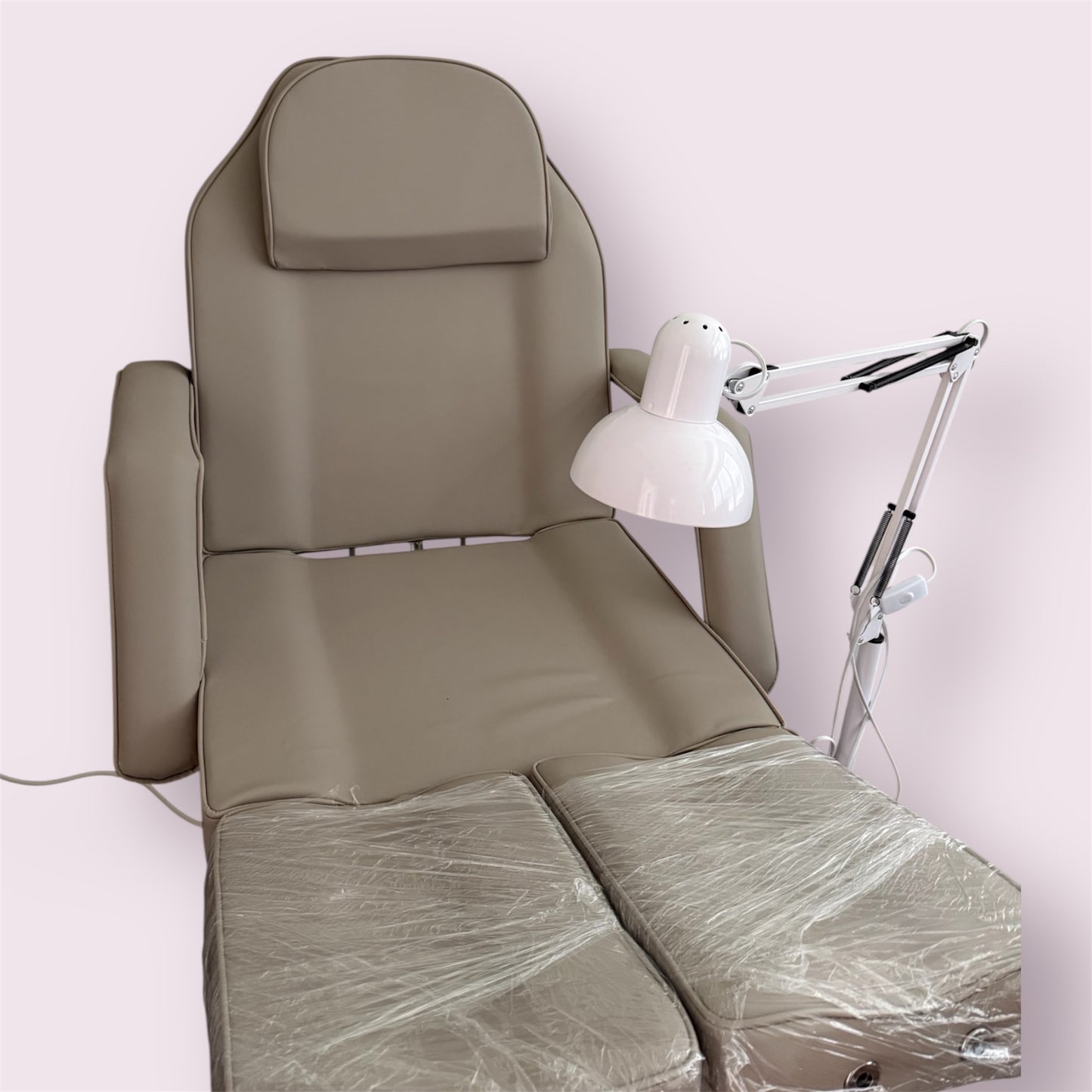 Universal Manicure/Pedicure Table and Floor Lamp