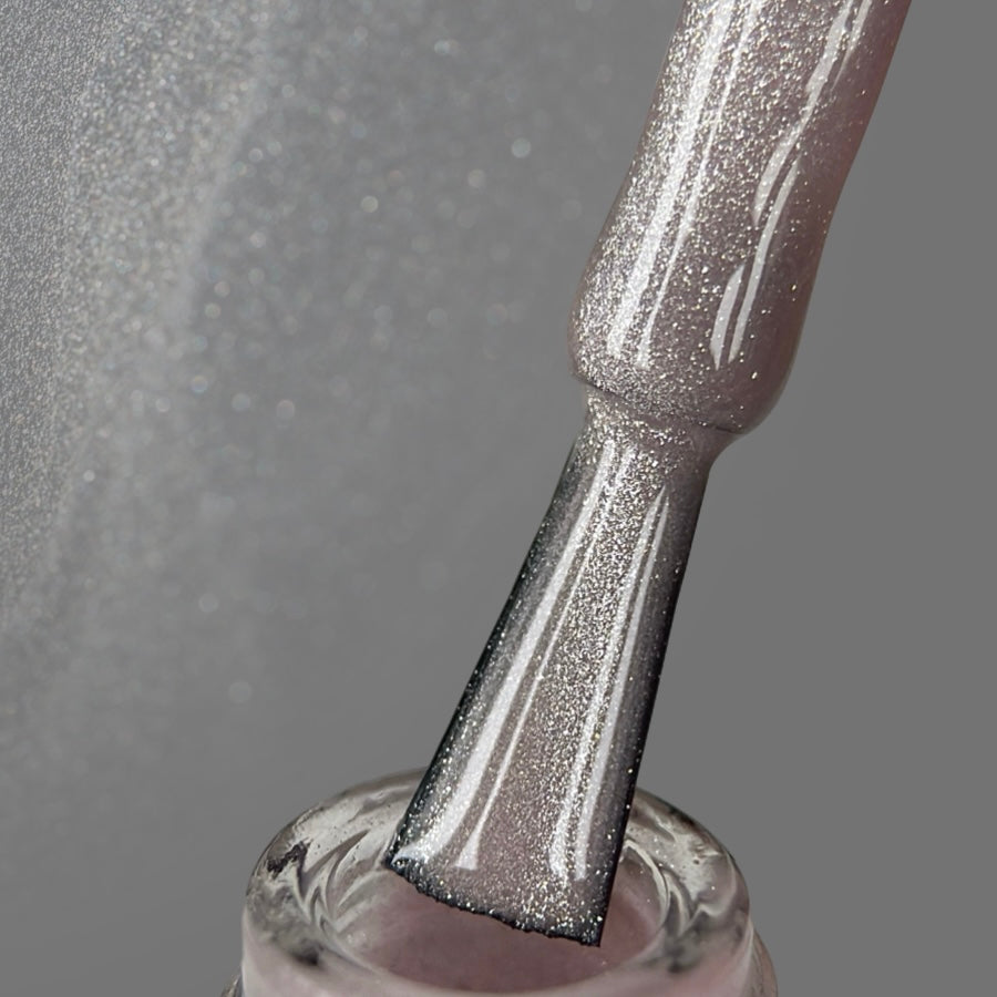 FARB RIME CAT’S #14 (light silver flare)  Professional UV/LED Gel