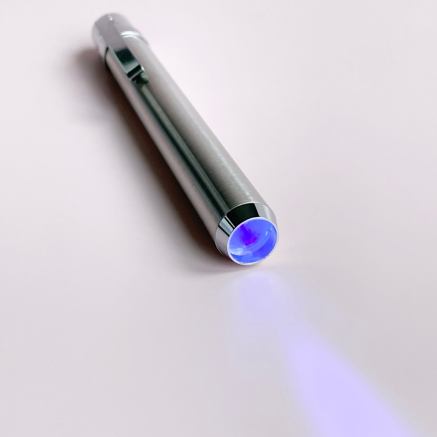UV Flashlight for nail extension. Battery is not included, 1pc