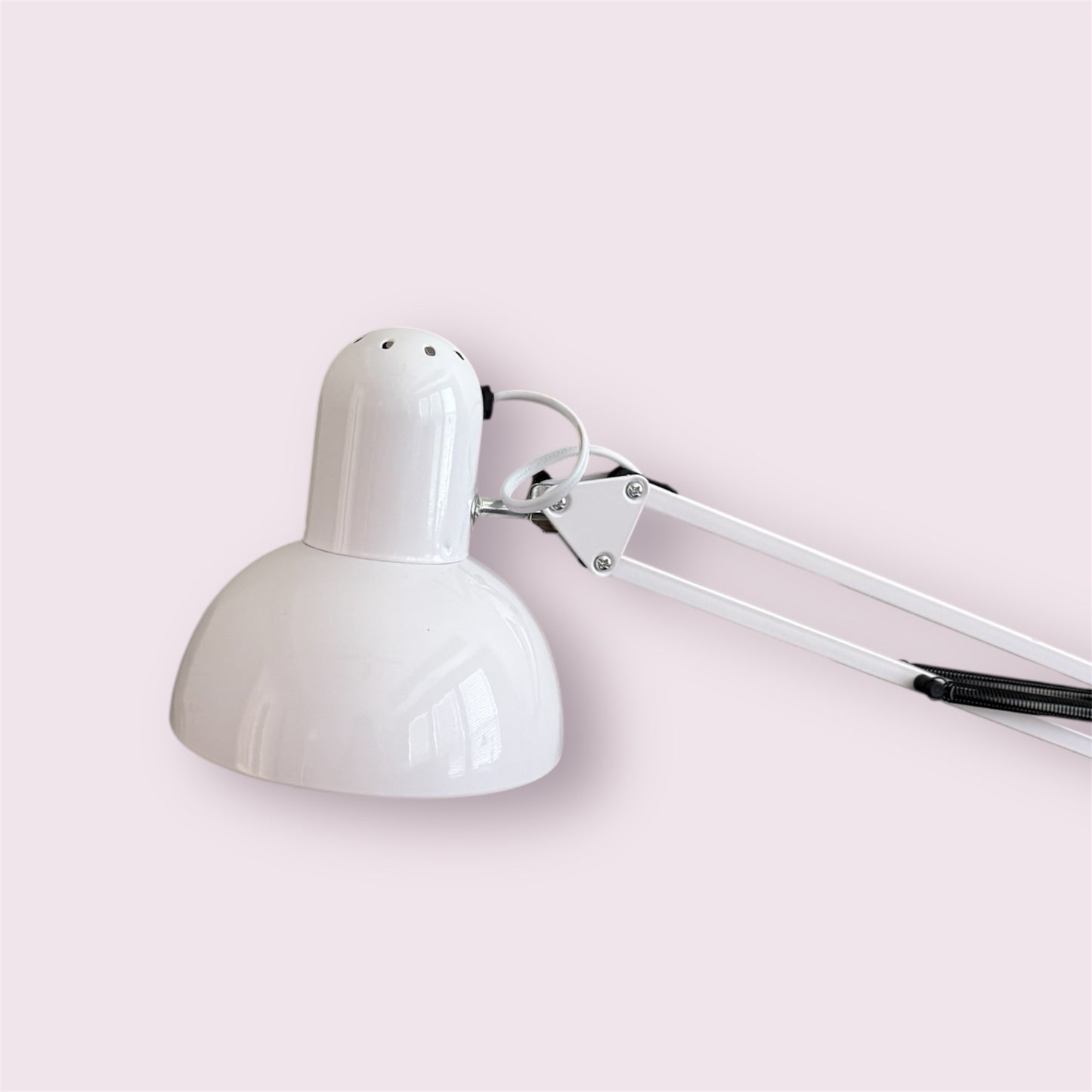 Universal Manicure/Pedicure Table and Floor Lamp