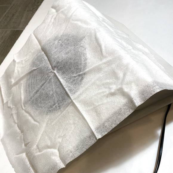 Disposable dust napkins in a roll, size 11.8” x 15.7“ (30x40sm), 100 pc per roll, 1 roll.